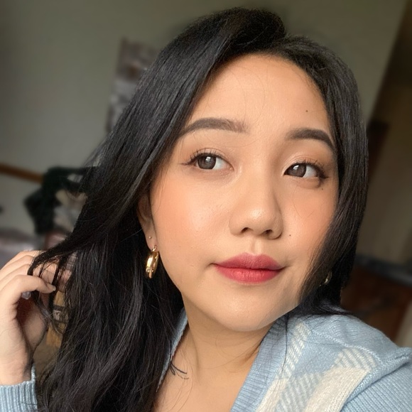 XOXO, Your Posher 🤍 - Picture 7 of 8